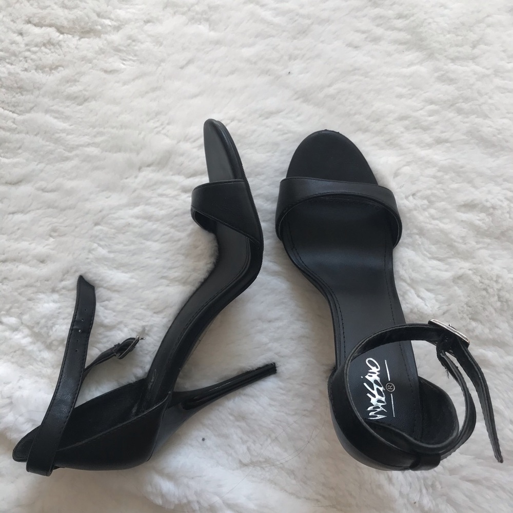 Open toe black heels